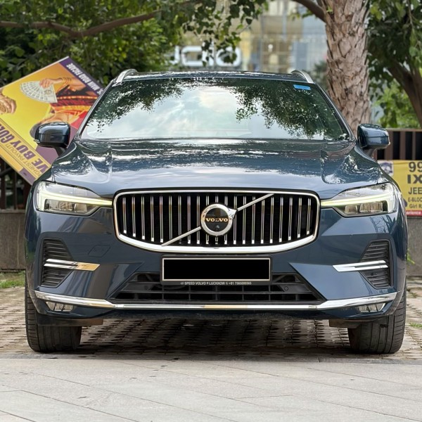 2022 VOLVO XC-60 B-5  AWD