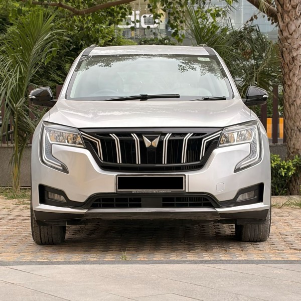 2022 MAHINDRA XUV700